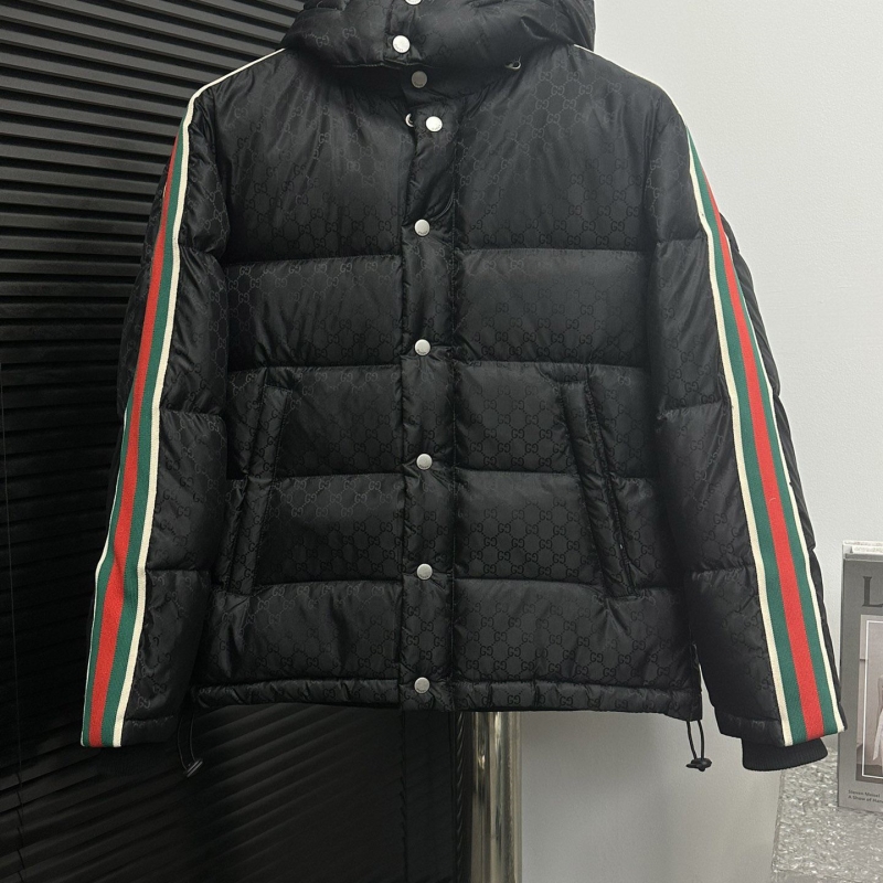 G*u*i down coat